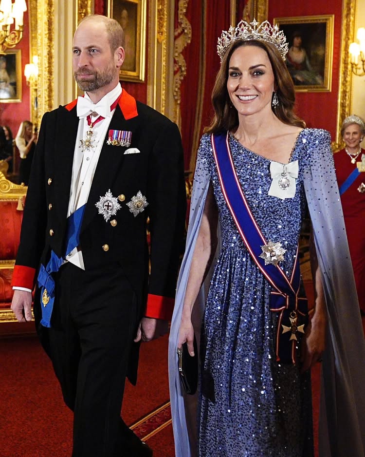 Kate Middleton mengenakan tiara Orientali Circlet