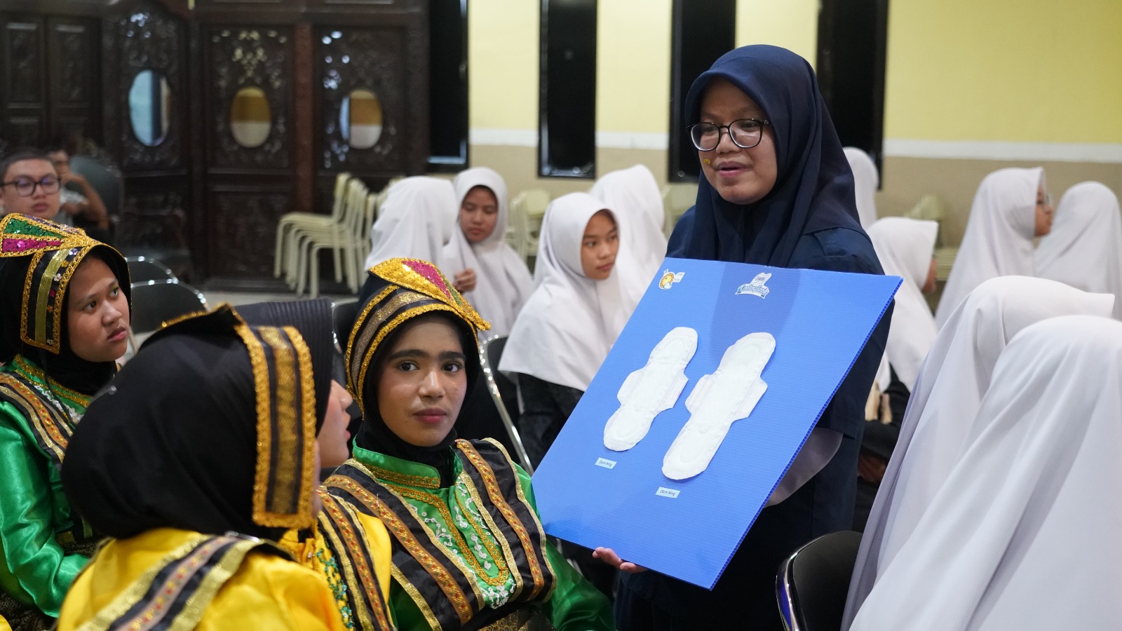 Sambut Hari Perempuan Internasional, Unicharm Gelar Edukasi Kesehatan Reproduksi & Menstruasi dalam Program