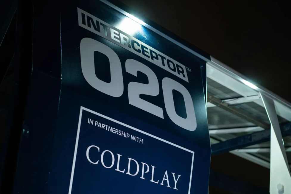 Kapal Pengangkut Sampah Sumbangan Coldplay
