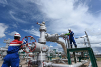 Pertamina dan MedcoEnergi Ambil 10% Hak Partisipasi Sumur Gas di Kaltim Milik Eni S.p.A Pertamina dan MedcoEnergi Ambil 10% Hak Partisipasi Sumur Gas di Kaltim Milik Eni S.p.A