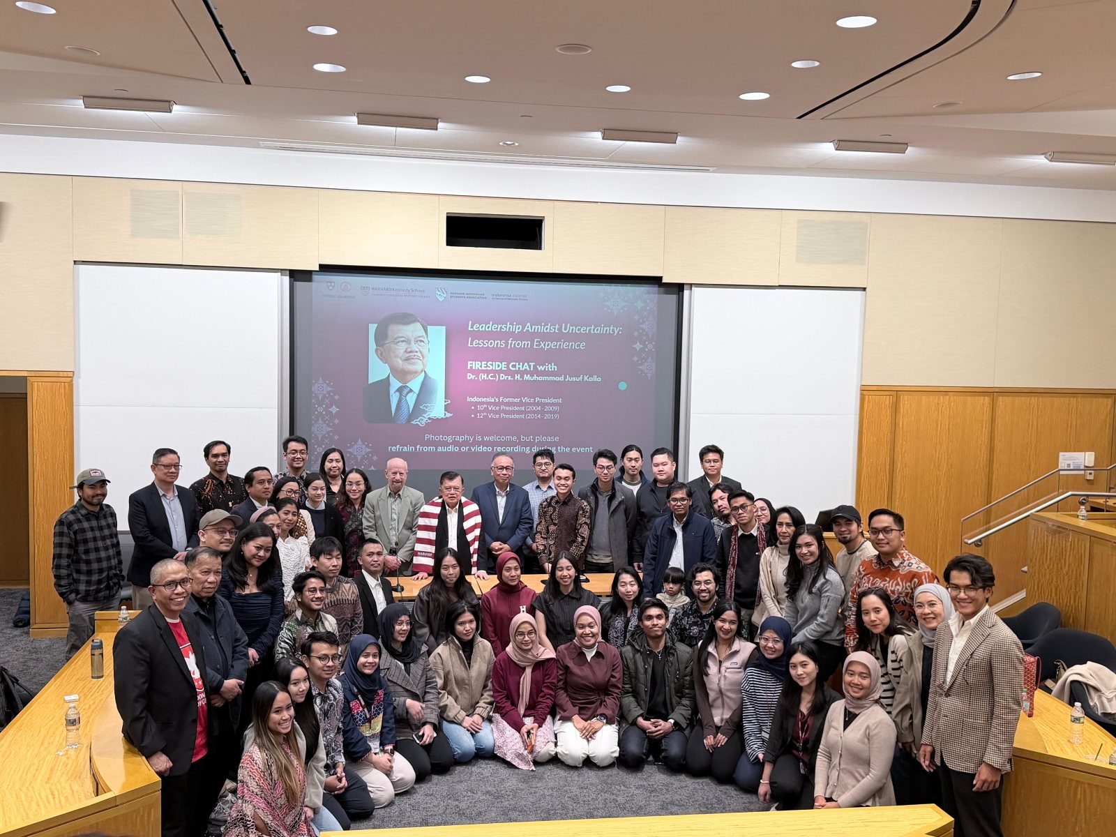Jusuf Kalla berikan kuliah di Harvard University Jusuf Kalla berikan kuliah di Harvard University