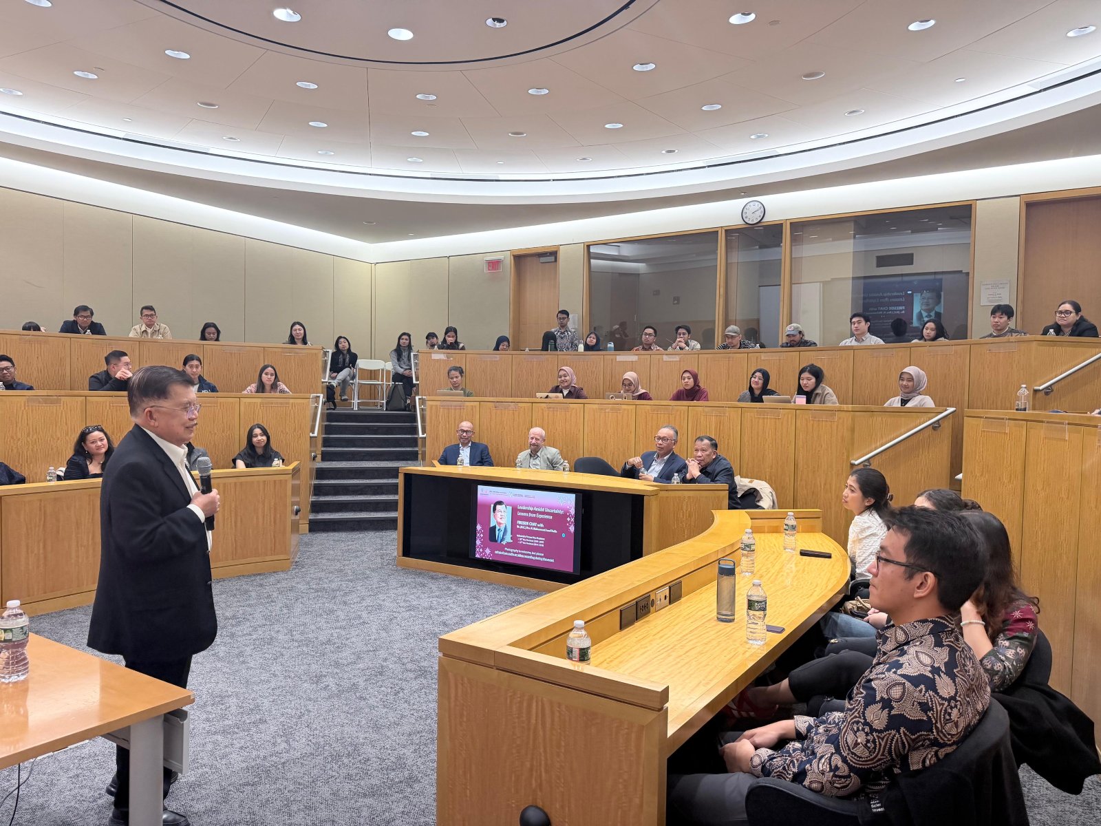 Jusuf Kalla berikan kuliah di Harvard University Jusuf Kalla berikan kuliah di Harvard University