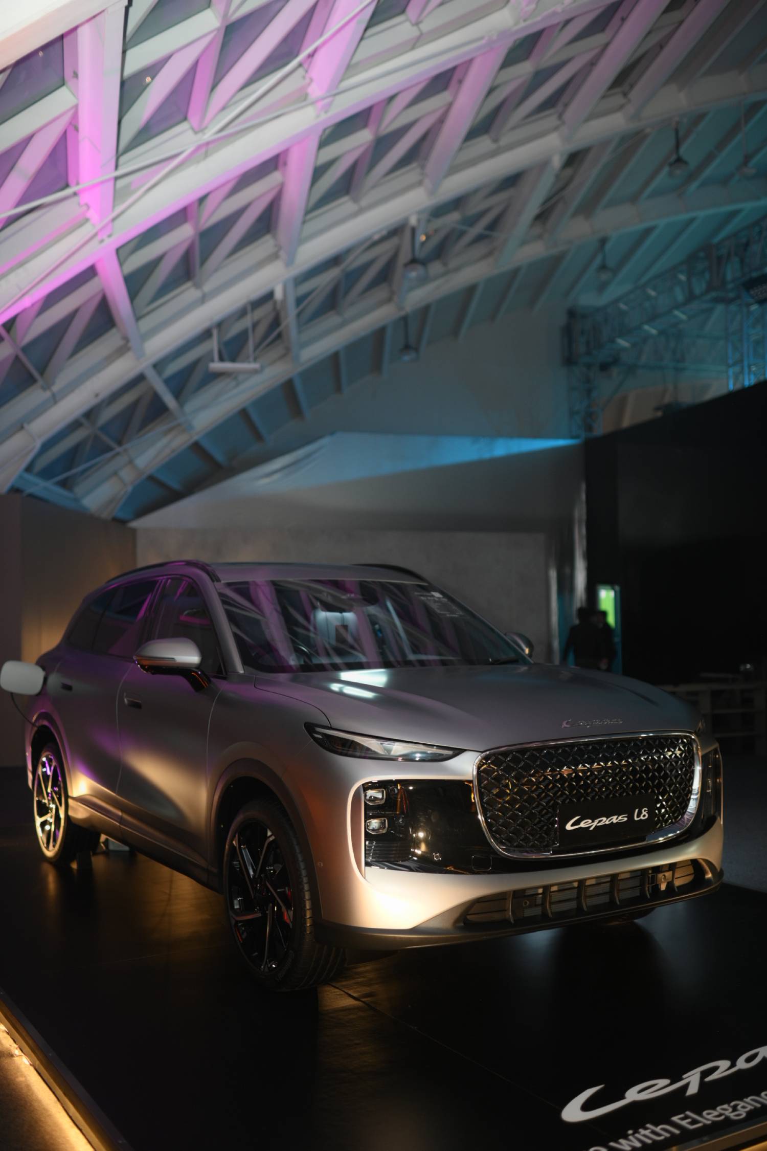 Display LEPAS L8 PHEV JFW 2027 Display LEPAS L8 PHEV JFW 2027