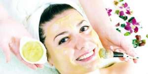 Membuat Masker Herbal Pencerah Kulit Wajah