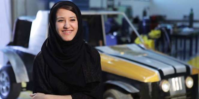 Mahasiswi Cantik Arab Bikin Mobil Khusus Penyandang Cacat