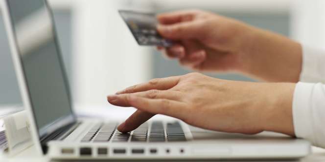 Agar Tak Tertipu Belanja Fashion Muslim Online