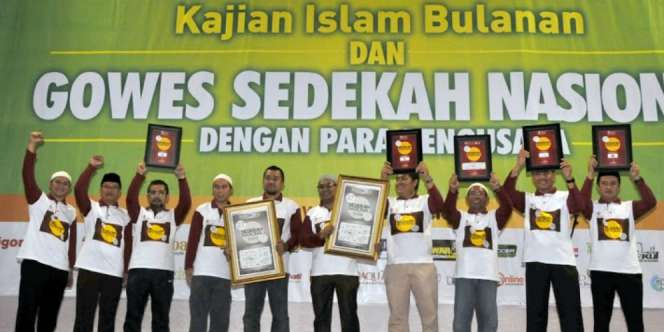 Ustad Yusuf Mansur dan Slank Pimpin `Gowes Sedekah Nasional`