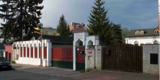 Diplomat Indonesia Ditahan di Masjid Ceko saat Salat Jumat