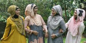 Lebih Dekat dengan Girlband `Syariah` Samara 37