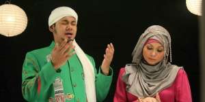 Foto Momen Romantis UGB dan Puput Melati
