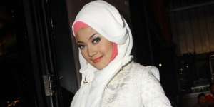 Indah Dewi Pertiwi Dalam Balutan Hijab