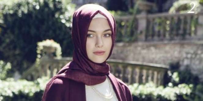 Tips Memilih Warna Hijab yang Pas Dengan Warna Kulit
