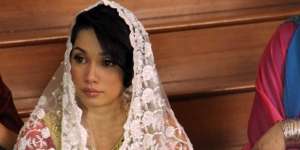 Bisnis Busana Muslim Bikin Artis Cantik Ini Segera Berhijab