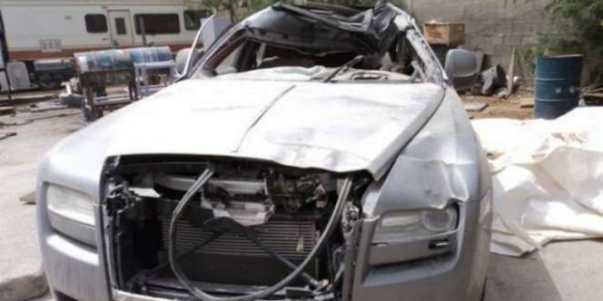 Kecelakaan Unik di Arab: Tabrak Unta, Rolls Royce Ringsek