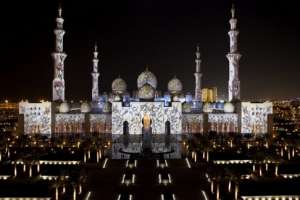 Uni Emirat Arab Danai Masjid Mewah di Malaysia