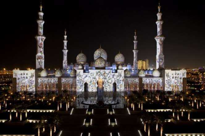 Uni Emirat Arab Danai Masjid Mewah di Malaysia