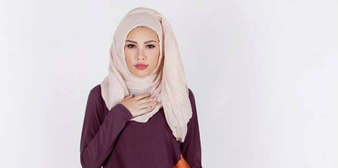Koleksi Busana Muslim Simpel Besutan Hijabchic