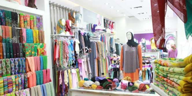 Jalan - Jalan di Mal Para Hijaber