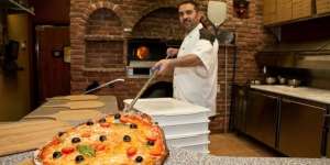 Unik, Pesan Antar Pizza Lewat Pesawat Tanpa Awak