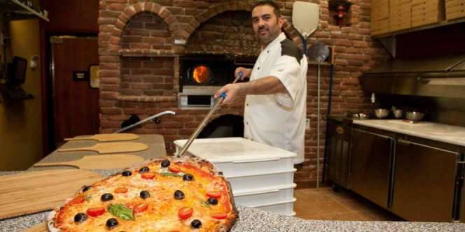 Unik, Pesan Antar Pizza Lewat Pesawat Tanpa Awak