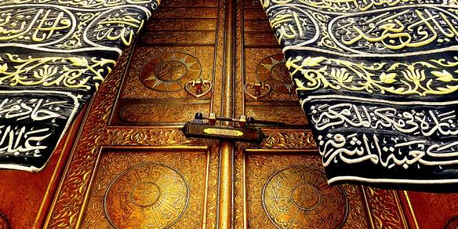 Kabah Dicuci Jelang Ramadan, Ini Prosesi Lengkapnya?