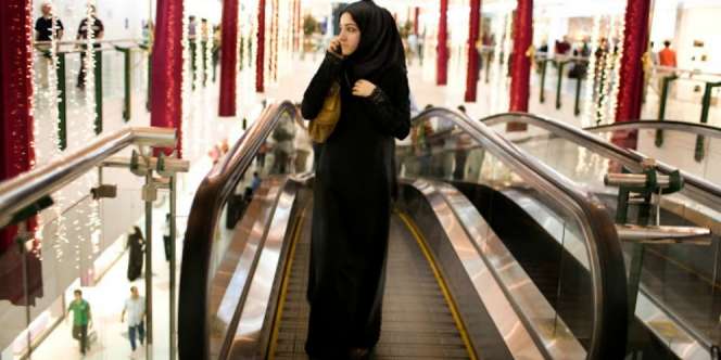 Turis Wanita Dilarang Pakai Celana Legging di Qatar