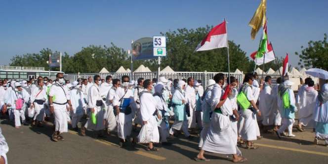 Jamaah Haji Indonesia Pakai Gelang Canggih