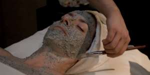 Begini Rasanya Perawatan Wajah Mewah dengan Kaviar