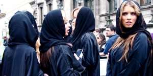 Jadi Mualaf, Mantan Model Playboy Langsung Berhijab