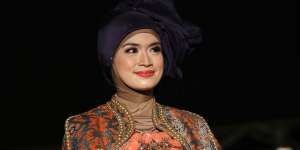 Yulia Rachman, Cantik Berhijab