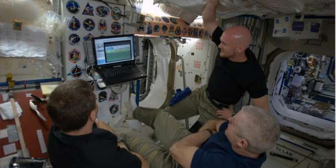 Nonton Bareng Piala Dunia di Luar Angkasa