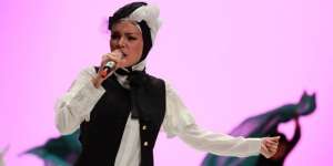 Rahasia Romantis Dewi Sandra