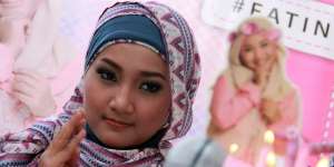 Jumpsuit, Busana Hijab Favorit Fatin Sidqia