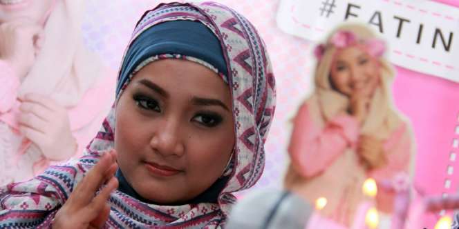 Jumpsuit, Busana Hijab Favorit Fatin Sidqia