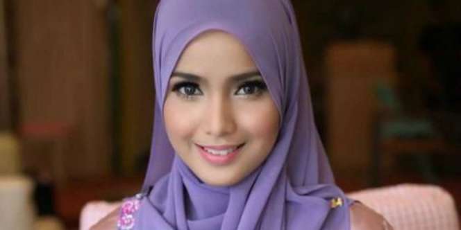 Tips Berbusana Muslim Santun dan Cantik