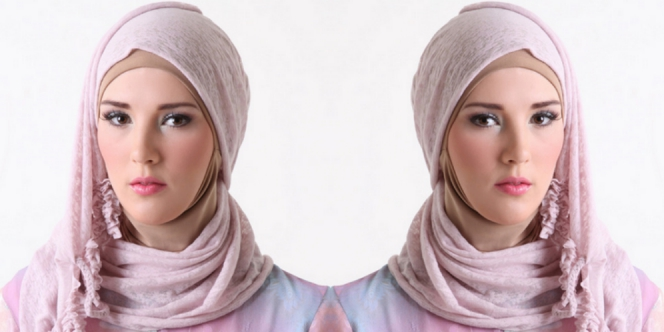 Monika Jufry: Hijab Sentuhan Aksen Batik Jawa