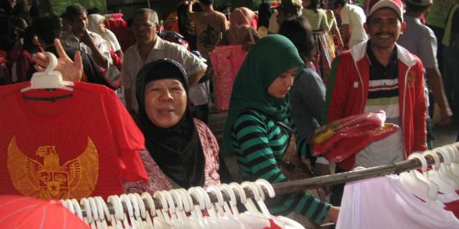Pedagang Tanah Abang, Mengais Rezeki di Bulan Suci