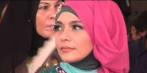 Gaya Hijab Dokter Cantik Si Ahli Gizi 
