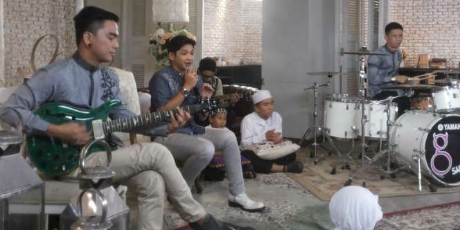 Enda `Ungu` Lepas Mimpi Buruk dengan Air Wudhu