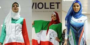 `Jersey` Hijab Suporter Wanita Iran