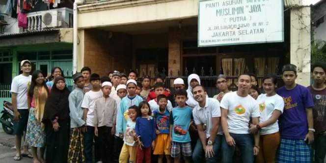 Kotak Oranye: Donasi Kue Lebaran ala `Kotak Oranye`