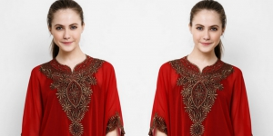 Zalora: Hijab Blouse Kerancang Shanghai