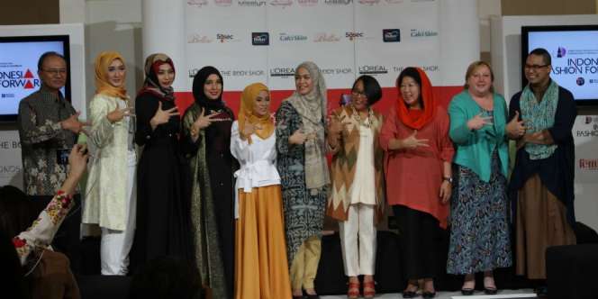 5 Desainer Hijab Kondang Unjuk Gigi di JFW