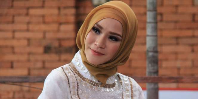 Cantik Versi Zaskia Mecca