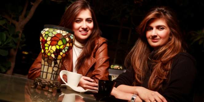 Duo Desainer Cantik Pakistan Luncurkan Busana Mewah Lebaran