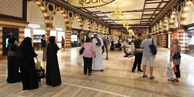 Emirat Lebaran Hari Ini, Mal-mal Buka Hingga Larut