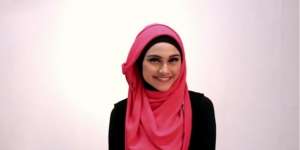 Cantik dengan Hijab Simple dan Casual
