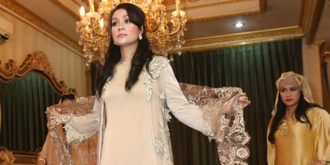 Raslina Rasyidin Lebaran Sungkem ke Cendana