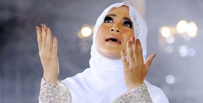 Tangis Pipik untuk Uje Pecah Saat Screening Film Hijrah Cinta