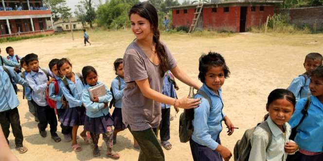 Posting `Doa untuk Gaza`, Si Cantik Selena Gomez Panen Pujian